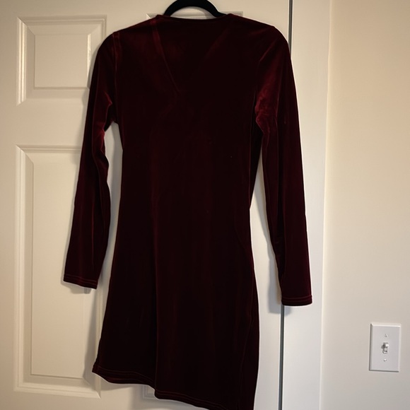 Red velvet dress - Picture 2 of 2